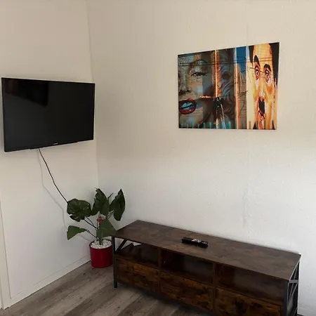 ホームステイ Vastus Homes ドゥイスブルグ