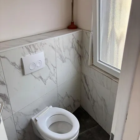 Vastus Homes ホームステイ ドゥイスブルグ