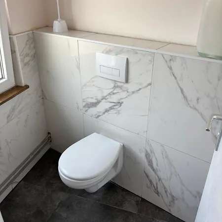 Vastus Homes ホームステイ