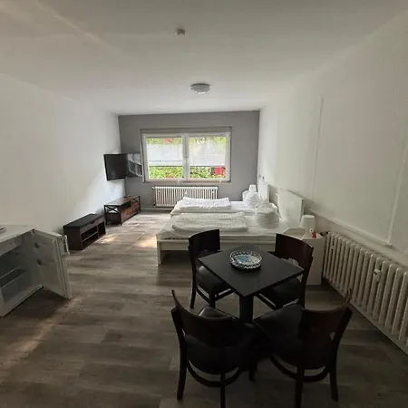 ホームステイ Vastus Homes ドゥイスブルグ