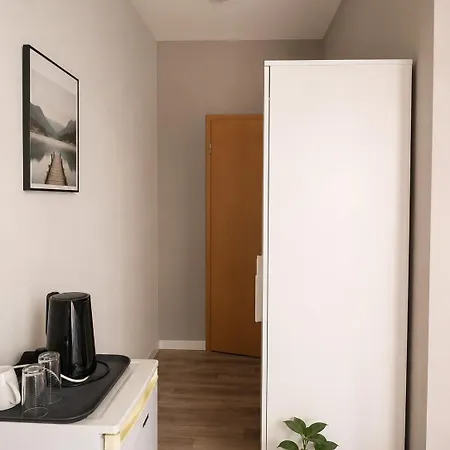 Quarto em Acomodações Particulares Laroni *