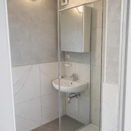 Laroni Homes