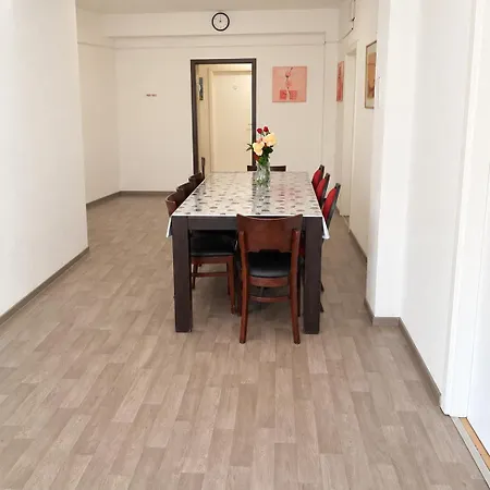 Laroni Quarto em Acomodações Particulares *