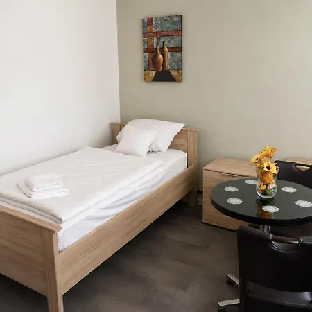 Laroni Homes