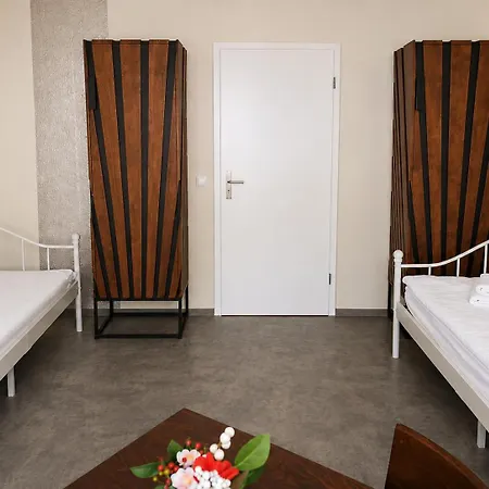 Laroni Quarto em Acomodações Particulares *