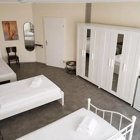 Laroni Homes *
